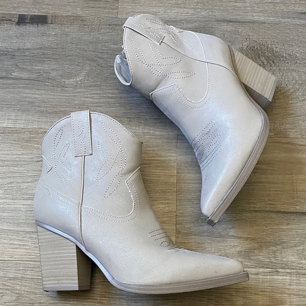 MIA Light Gray Western Ankle Booties